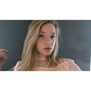 Meet your Posher, Olivia